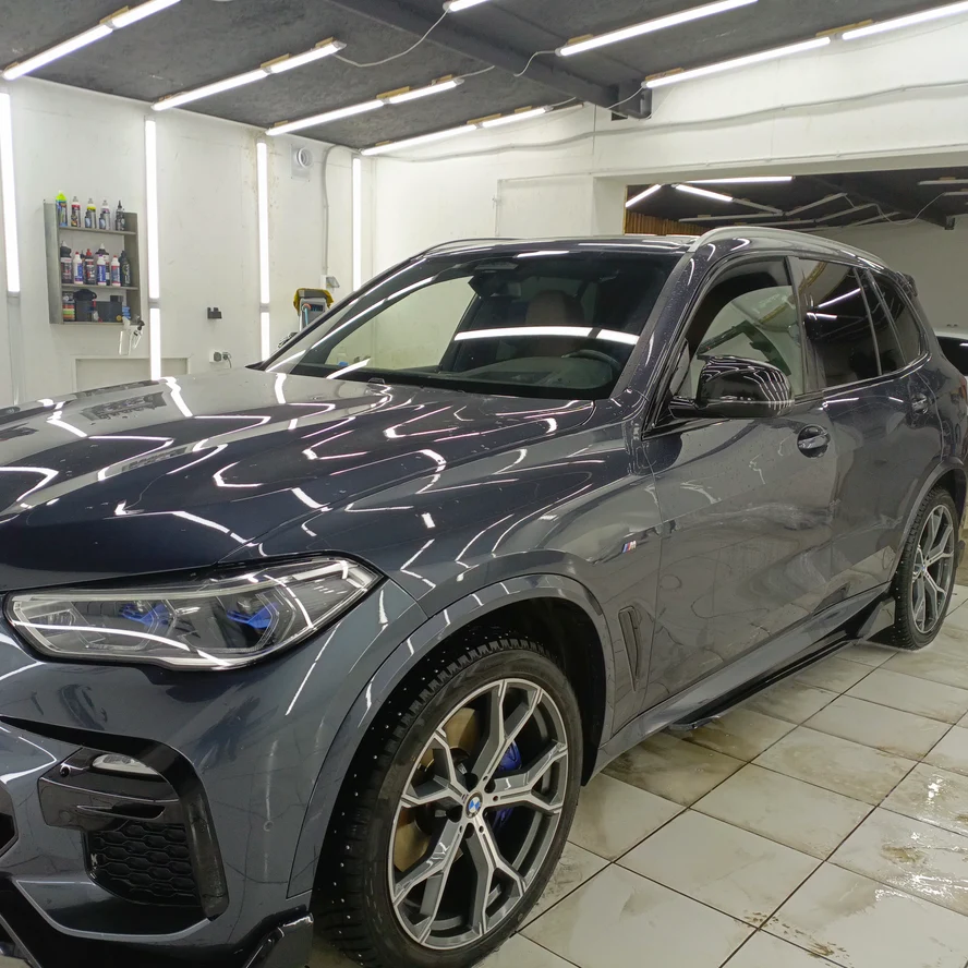 Бронирование кузова автомобиля антигравийными пленками